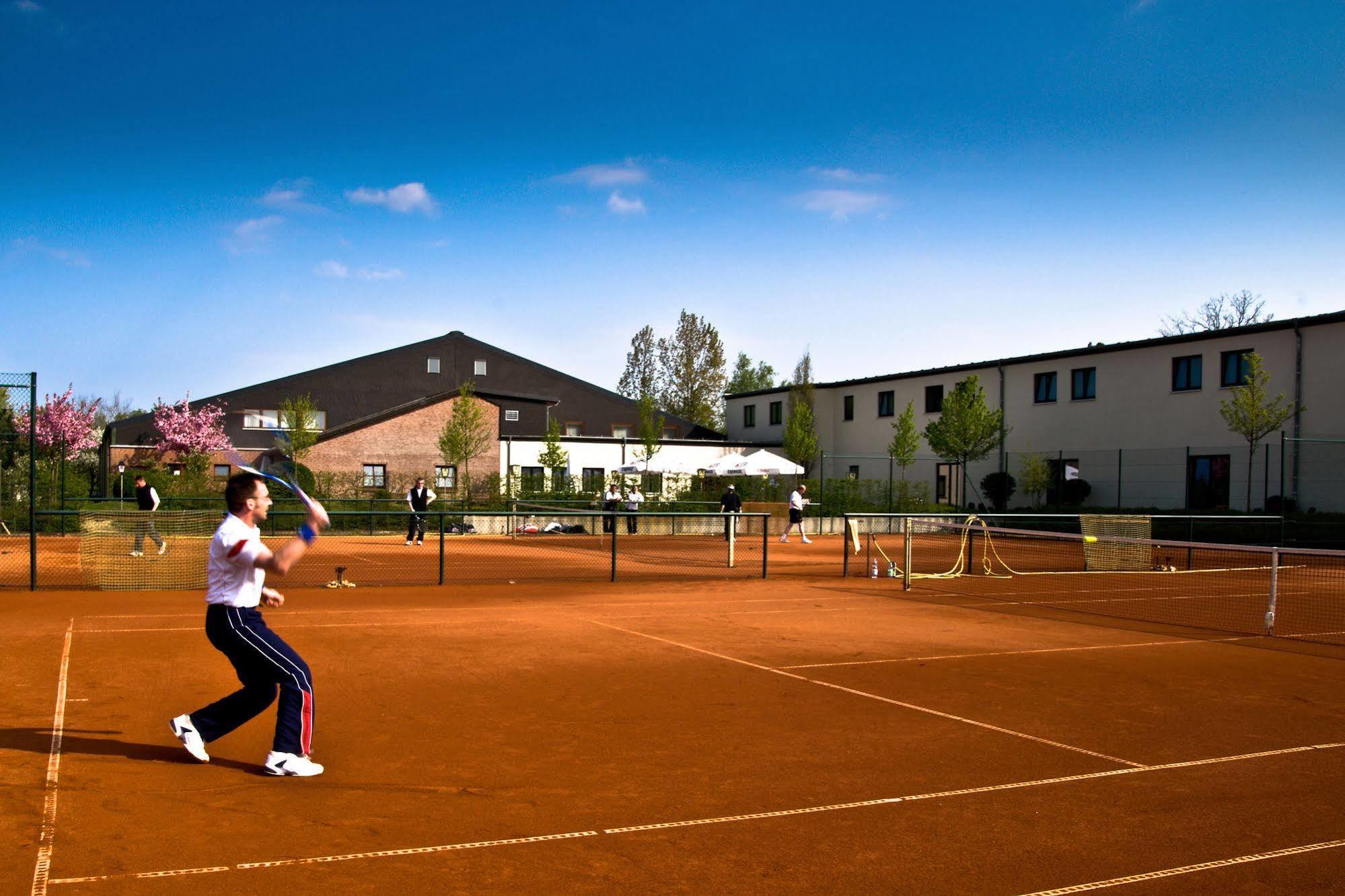 Lavital Sport- & Wellness Hotel Wesendorf Ngoại thất bức ảnh